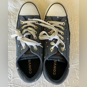 Converse canvas woman’s size 8 blue with white polka dots
